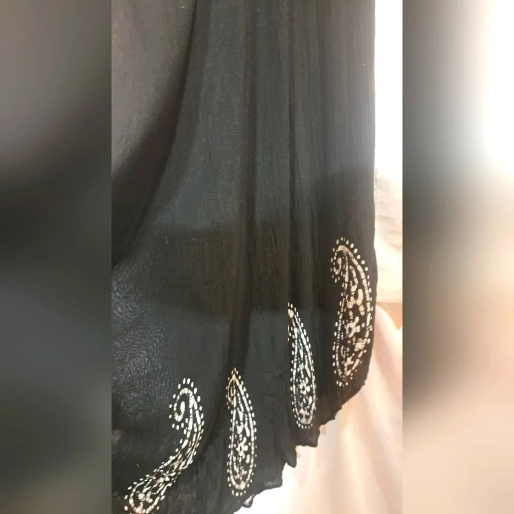 Floral Embroidered Black Dress - Picture 7 of 8